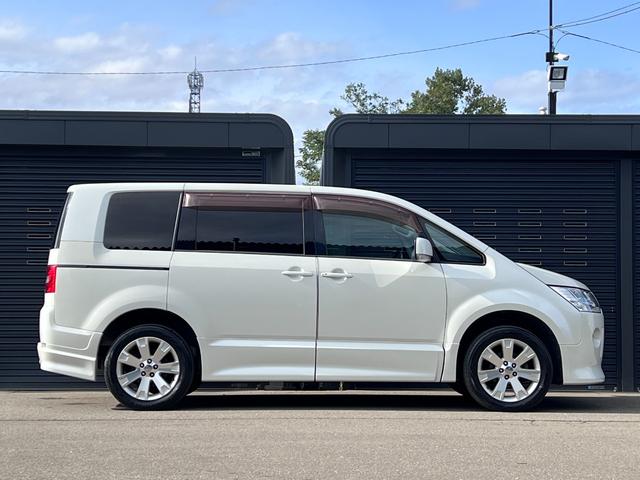 デリカＤ：５ ローデスト　Ｇ　パワーパッケージ　本州仕入　４ＷＤ　ローデストエアロ　パワースライドドア　ＳＤナビ　ＤＶＤ　フルセグ　ブルートゥース　Ｂカメラ　アルパインフリップダウンモニター　ルーフイルミネーション　ＨＩＤヘッドライト　ＬＥＤフォグ（8枚目）