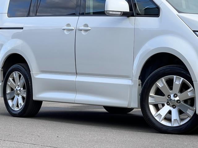 デリカＤ：５ ローデスト　Ｇ　パワーパッケージ　本州仕入　４ＷＤ　ローデストエアロ　パワースライドドア　ＳＤナビ　ＤＶＤ　フルセグ　ブルートゥース　Ｂカメラ　アルパインフリップダウンモニター　ルーフイルミネーション　ＨＩＤヘッドライト　ＬＥＤフォグ（11枚目）