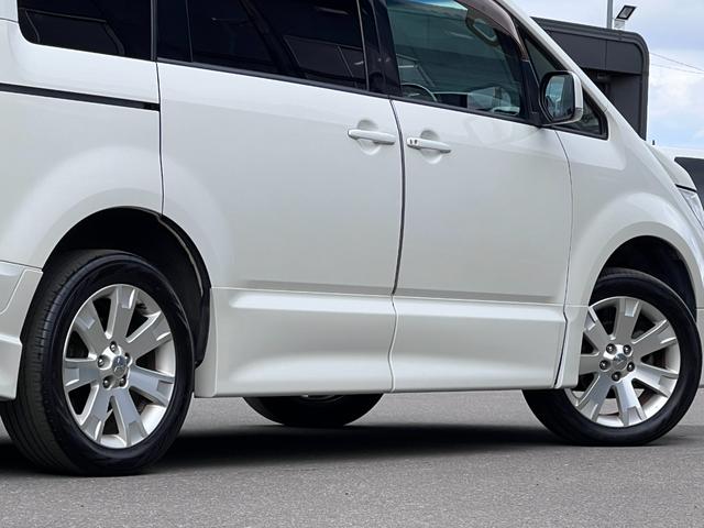 デリカＤ：５ ローデスト　Ｇ　パワーパッケージ　本州仕入　４ＷＤ　ローデストエアロ　パワースライドドア　ＳＤナビ　ＤＶＤ　フルセグ　ブルートゥース　Ｂカメラ　アルパインフリップダウンモニター　ルーフイルミネーション　ＨＩＤヘッドライト　ＬＥＤフォグ（28枚目）