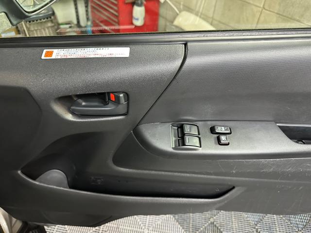 ハイエースバン ロングDX タイベル交換/TV/Rヒーター/ナビ/バックカメラ/ETC/キーレス/2バッテリー(15枚目)