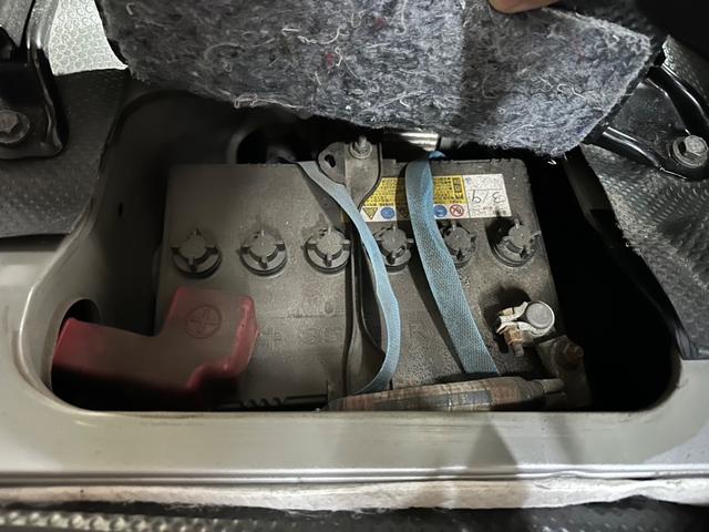 ハイエースバン ロングDX タイベル交換/TV/Rヒーター/ナビ/バックカメラ/ETC/キーレス/2バッテリー(27枚目)