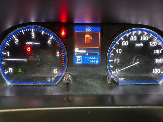 NV350キャラバンバン ロングプレミアムGXターボ 4WD/ターボ/オートクロージャー/ETC/キーレス/プッシュスタート/ディーゼル/リアクーラーヒーター(13枚目)