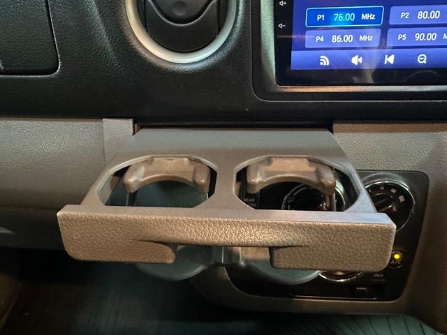 NV350キャラバンバン ロングプレミアムGXターボ 4WD/ターボ/オートクロージャー/ETC/キーレス/プッシュスタート/ディーゼル/リアクーラーヒーター(26枚目)