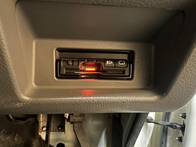 NV350キャラバンバン ロングプレミアムGXターボ 4WD/ターボ/オートクロージャー/ETC/キーレス/プッシュスタート/ディーゼル/リアクーラーヒーター(29枚目)