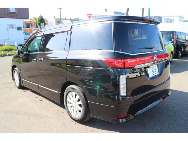 エルグランド ２５０ハイウェイスター　エアバッグ　地デジＴＶ　Ｂカメラ　キーレス　ドラレコ　寒冷地仕様車　横滑り防止　イモビライザー　ＤＶＤ再生　リアオートエアコン　３列シート　ナビＴＶ　助手席エアバッグ　ＥＴＣ　電動格納ミラー　ＡＢＳ（3枚目）
