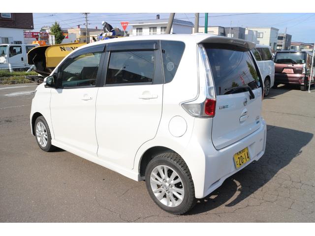 デイズ ハイウェイスター Vセレクション+セーフティ フルセグテレビ 電動格納ドアミラー TV&ナビ 盗難防止装置 パワーウィンドウ 寒冷地仕様 オートエアコン 衝突安全ボディ スマートキー パワーステアリング SDナビ ABS バックカメラ 4WD(3枚目)