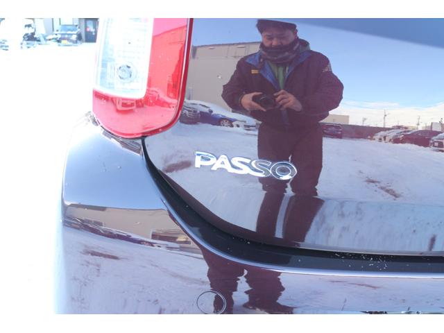 パッソ Ｘ　Ｇパッケージ　盗難防止　ＡＢＳ　ベンチシート　エアバッグ　横滑り防止装置　電動格納ミラー　Ｂｌｕｅｔｏｏｔｈ　４ＷＤ　バックカメラ　オートエアコン　スマートキー（14枚目）