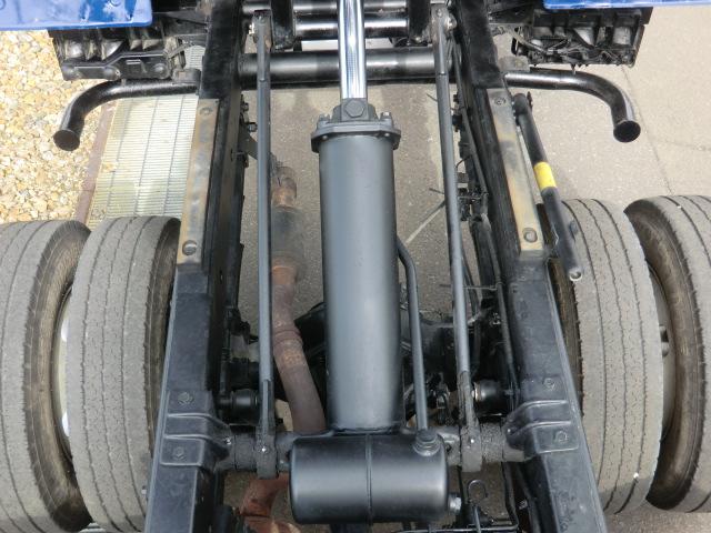 2tダンプ 高床 深ダンプ ファームダンプ 3面差し枠 本州仕入れ 全塗装済み 3ペダル HSA(坂道発進補助装置) ASR(アンチ・スリップ・レギュレーター) 電格ミラー バックブザー ライトレベライザー(18枚目)