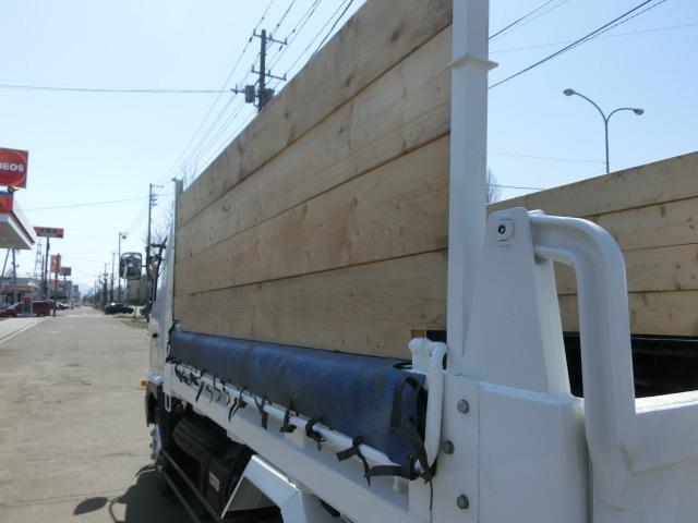 ヒノレンジャー ダンプ　４ｔダンプ　　２面差し枠　コボレーン付　積載量３６００ｋｇ　荷台塗装済み　内寸３４０＋２０６＋１３２　外寸５４３＋２２１＋２４５　電格ミラー　フォグランプ　天井コンソール　ＡＴミッション（15枚目）