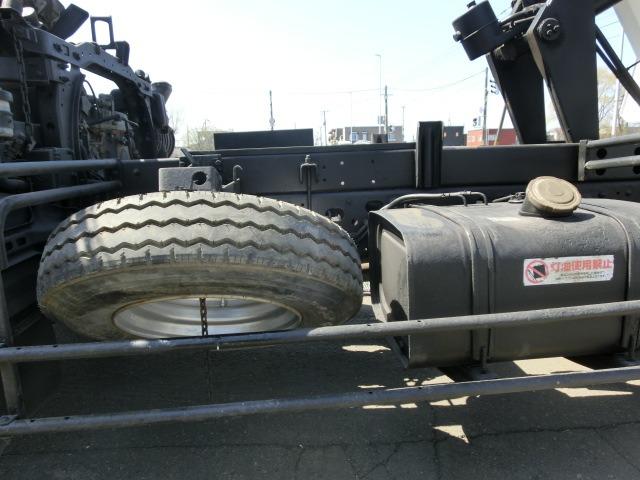 ヒノレンジャー ダンプ　４ｔダンプ　　２面差し枠　コボレーン付　積載量３６００ｋｇ　荷台塗装済み　内寸３４０＋２０６＋１３２　外寸５４３＋２２１＋２４５　電格ミラー　フォグランプ　天井コンソール　ＡＴミッション（30枚目）