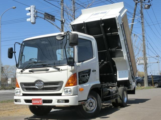 ヒノレンジャー ダンプ　４ｔダンプ　　２面差し枠　コボレーン付　積載量３６００ｋｇ　荷台塗装済み　内寸３４０＋２０６＋１３２　外寸５４３＋２２１＋２４５　電格ミラー　フォグランプ　天井コンソール　ＡＴミッション（58枚目）