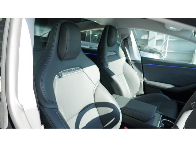 モデル3 デュアルモーターAWD パフォーマンス 最終型デュアルモーターAWD パフォーマンスワンオーナーR7登録8インチリアディスプレイベンチレーテッドシートガラスSRバックカメラ走行距離0.2万kmオートパオロット(12枚目)