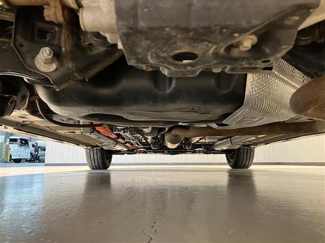 ヤリス ハイブリッドＸ　ＶＳＣ　衝突軽減ブレーキ　クルーズコントロール　スマートキー　４ＷＤ　バックカメラ　エアバッグ　ＡＢＳ　ＥＴＣ　寒冷地仕様　オートエアコン　キーレス　ミュージックプレイヤー接続可　盗難防止装置　ナビ（38枚目）