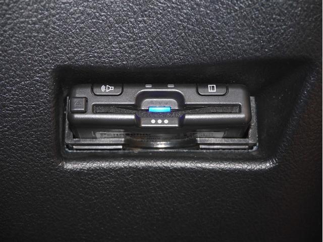 シエンタ Ｘ　ＶＳＣ　パワーウインドウ　寒冷地仕様車　キーレスエントリー　パワーステアリング　ナビ　マニュアルエアコン　衝突被害軽減ブレーキ　４ＷＤ　バックカメラ　スマートキー　ＥＴＣ　ＡＢＳ　レンタＵＰ（25枚目）