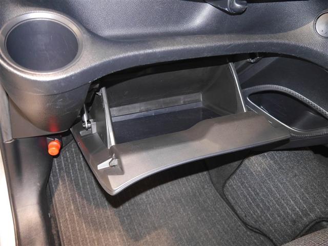 シエンタ Ｘ　ＶＳＣ　パワーウインドウ　寒冷地仕様車　キーレスエントリー　パワーステアリング　ナビ　マニュアルエアコン　衝突被害軽減ブレーキ　４ＷＤ　バックカメラ　スマートキー　ＥＴＣ　ＡＢＳ　レンタＵＰ（29枚目）