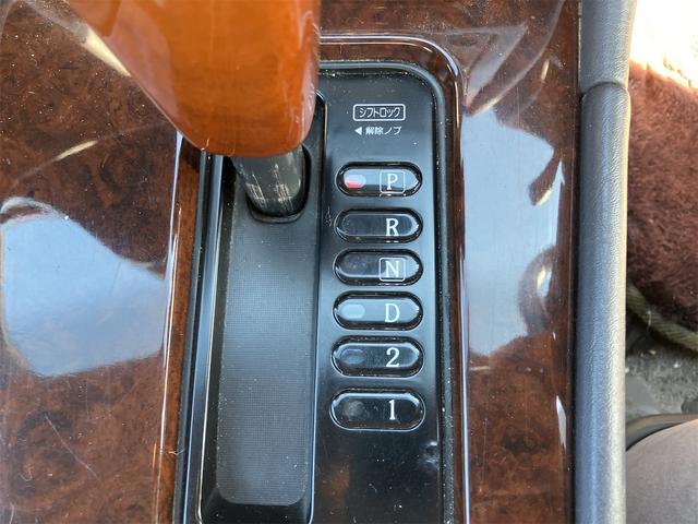 セドリック オートクルーズコントロール アルミホイール オートライト AT キーレスエントリー 電動格納ミラー パワーシート CD カセット エアコン(5枚目)