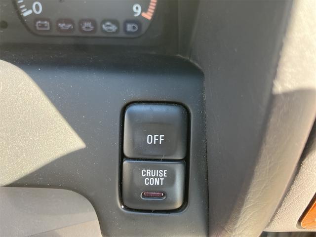 セドリック オートクルーズコントロール アルミホイール オートライト AT キーレスエントリー 電動格納ミラー パワーシート CD カセット エアコン(6枚目)