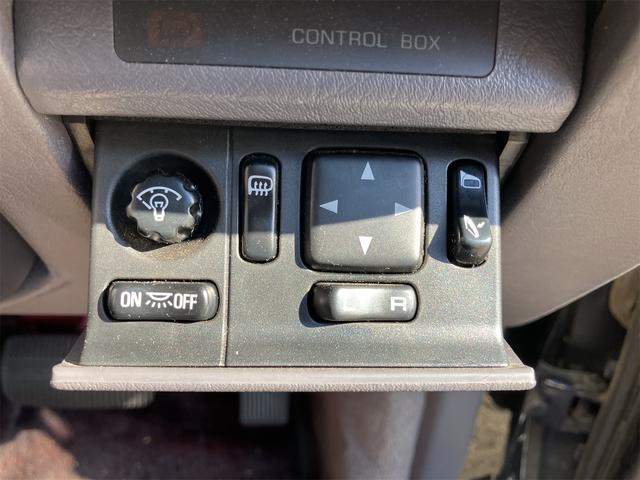 セドリック オートクルーズコントロール アルミホイール オートライト AT キーレスエントリー 電動格納ミラー パワーシート CD カセット エアコン(7枚目)