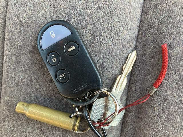 セドリック オートクルーズコントロール アルミホイール オートライト AT キーレスエントリー 電動格納ミラー パワーシート CD カセット エアコン(8枚目)