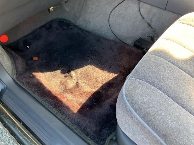 セドリック オートクルーズコントロール アルミホイール オートライト AT キーレスエントリー 電動格納ミラー パワーシート CD カセット エアコン(25枚目)