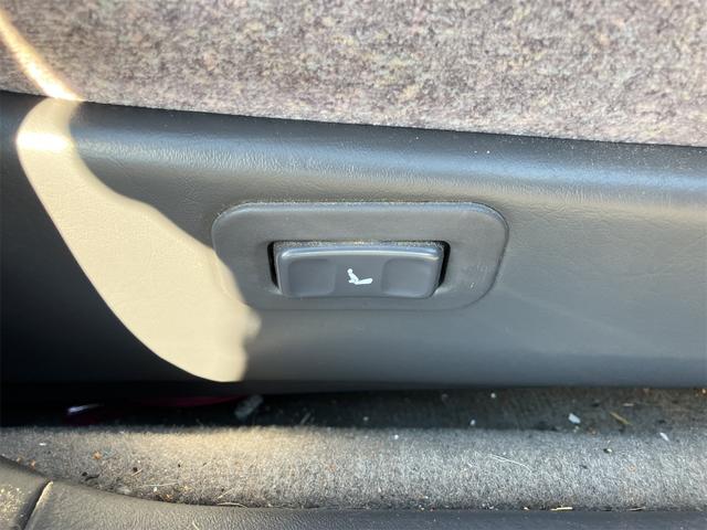 セドリック オートクルーズコントロール アルミホイール オートライト AT キーレスエントリー 電動格納ミラー パワーシート CD カセット エアコン(28枚目)