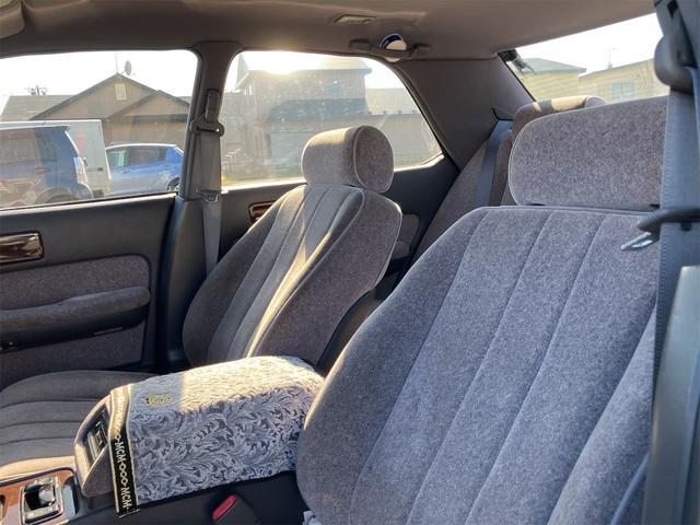 セドリック オートクルーズコントロール アルミホイール オートライト AT キーレスエントリー 電動格納ミラー パワーシート CD カセット エアコン(31枚目)