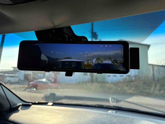 ヴェゼル ハイブリッドＸ　４ＷＤ　ＥＴＣ　バックカメラ　クリアランスソナー　オートクルーズコントロール　衝突被害軽減システム　ＴＶ　オートライト　ＬＥＤヘッドランプ　アルミホイール　スマートキー　アイドリングストップ（5枚目）