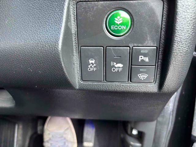 ヴェゼル ハイブリッドＸ　４ＷＤ　ＥＴＣ　バックカメラ　クリアランスソナー　オートクルーズコントロール　衝突被害軽減システム　ＴＶ　オートライト　ＬＥＤヘッドランプ　アルミホイール　スマートキー　アイドリングストップ（8枚目）