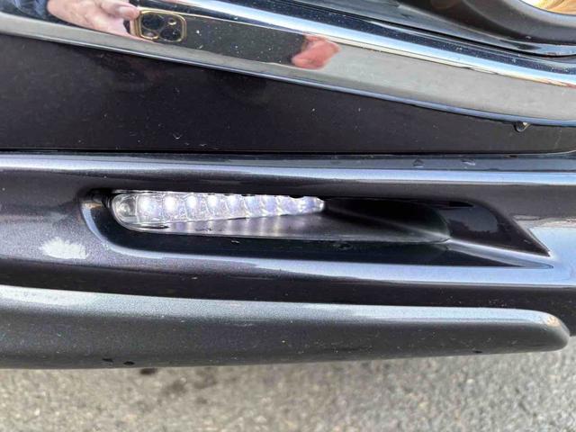 ヴェゼル ハイブリッドＸ　４ＷＤ　ＥＴＣ　バックカメラ　クリアランスソナー　オートクルーズコントロール　衝突被害軽減システム　ＴＶ　オートライト　ＬＥＤヘッドランプ　アルミホイール　スマートキー　アイドリングストップ（19枚目）