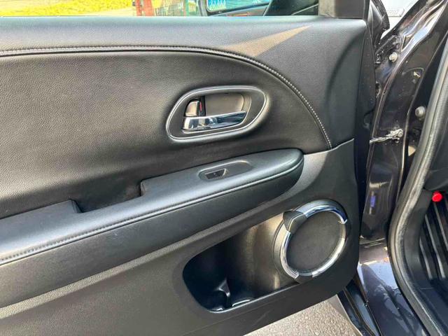 ヴェゼル ハイブリッドＸ　４ＷＤ　ＥＴＣ　バックカメラ　クリアランスソナー　オートクルーズコントロール　衝突被害軽減システム　ＴＶ　オートライト　ＬＥＤヘッドランプ　アルミホイール　スマートキー　アイドリングストップ（22枚目）