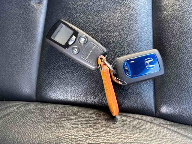 ヴェゼル ハイブリッドＸ　４ＷＤ　ＥＴＣ　バックカメラ　クリアランスソナー　オートクルーズコントロール　衝突被害軽減システム　ＴＶ　オートライト　ＬＥＤヘッドランプ　アルミホイール　スマートキー　アイドリングストップ（28枚目）