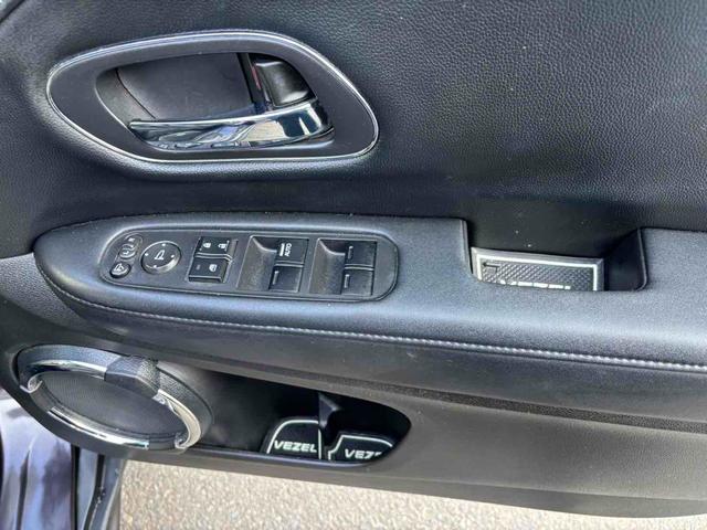 ヴェゼル ハイブリッドＸ　４ＷＤ　ＥＴＣ　バックカメラ　クリアランスソナー　オートクルーズコントロール　衝突被害軽減システム　ＴＶ　オートライト　ＬＥＤヘッドランプ　アルミホイール　スマートキー　アイドリングストップ（31枚目）