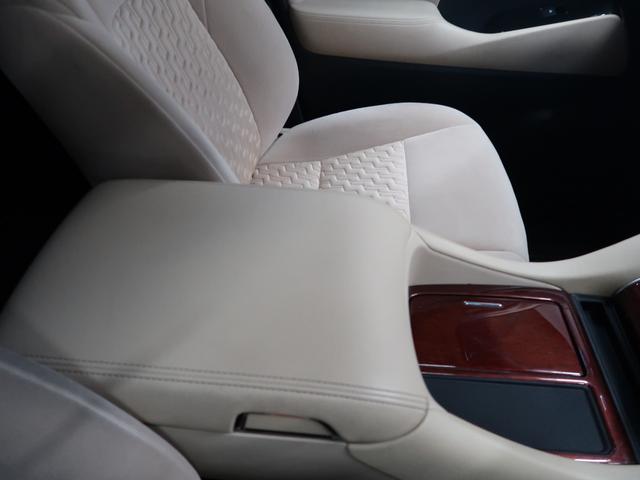 ヴェルファイアハイブリッド Ｘ　１０インチナビ・フルセグ・禁煙車・両側ＰＷスライドドア・プッシュスタート・バックカメラ・夏冬タイヤ付・２４ヵ月点検整備付・６ヵ月距離無制限保証付（24枚目）