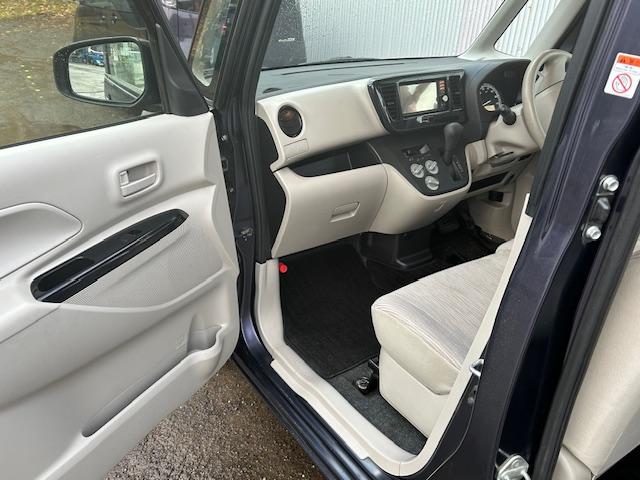 eKスペース E e-アシスト ナビTV アイドリングストップ シートヒーター シートリフター ベンチシート 両側スライドドア イージークローザー ブレーキアシスト ヒルスタート バックカメラ キーレスUVカットガラス(13枚目)