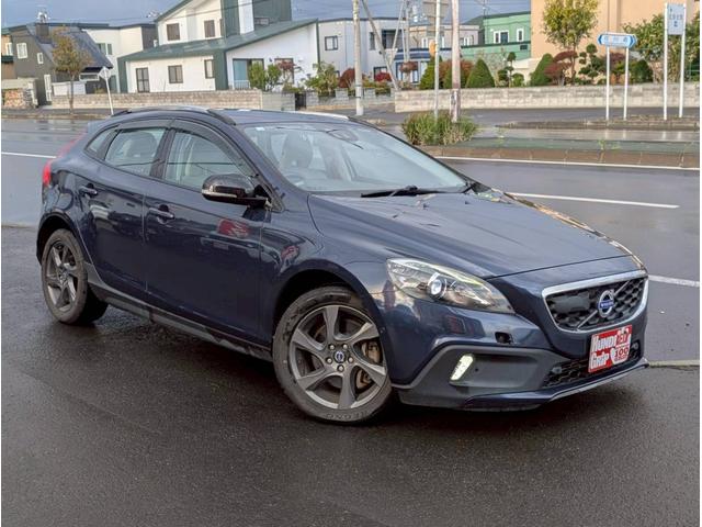 Ｖ４０ 　ナビ　オートエアコン　電動格納ミラー　白革シート　ステアリングスイッチ　ＥＴＣ（13枚目）