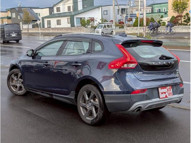 Ｖ４０ 　ナビ　オートエアコン　電動格納ミラー　白革シート　ステアリングスイッチ　ＥＴＣ（17枚目）