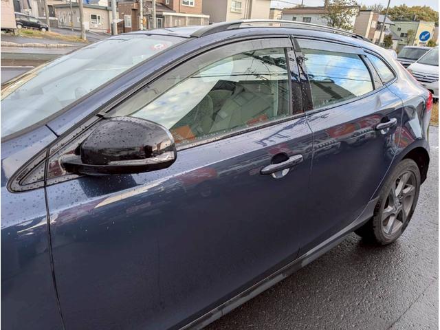Ｖ４０ 　ナビ　オートエアコン　電動格納ミラー　白革シート　ステアリングスイッチ　ＥＴＣ（24枚目）