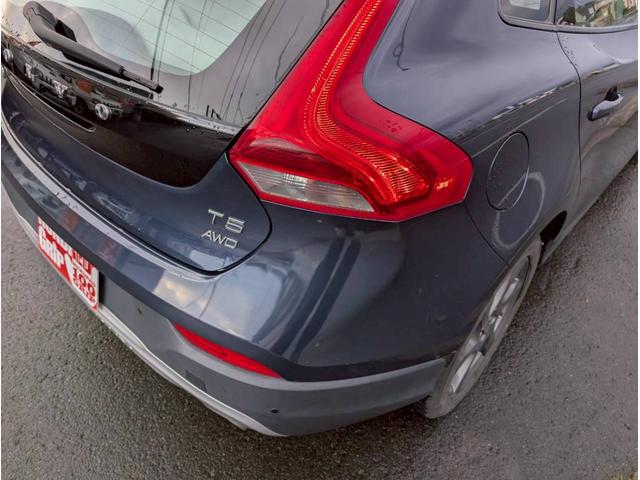 Ｖ４０ 　ナビ　オートエアコン　電動格納ミラー　白革シート　ステアリングスイッチ　ＥＴＣ（33枚目）
