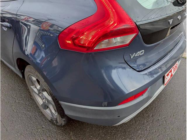 Ｖ４０ 　ナビ　オートエアコン　電動格納ミラー　白革シート　ステアリングスイッチ　ＥＴＣ（35枚目）