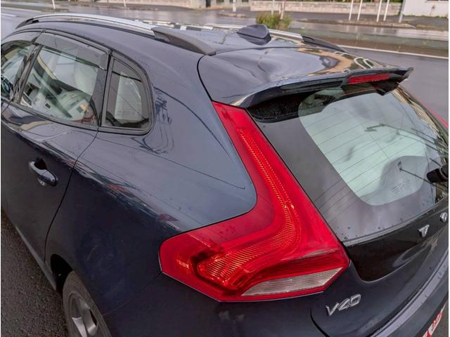 Ｖ４０ 　ナビ　オートエアコン　電動格納ミラー　白革シート　ステアリングスイッチ　ＥＴＣ（36枚目）