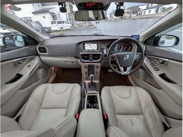Ｖ４０ 　ナビ　オートエアコン　電動格納ミラー　白革シート　ステアリングスイッチ　ＥＴＣ（39枚目）