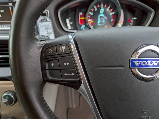 Ｖ４０ 　ナビ　オートエアコン　電動格納ミラー　白革シート　ステアリングスイッチ　ＥＴＣ（44枚目）