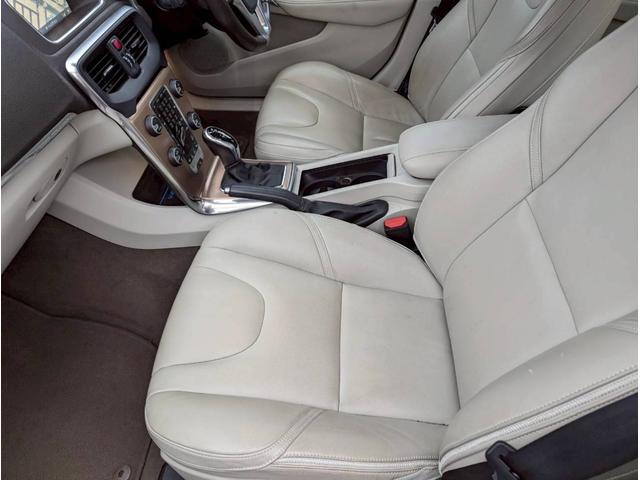 Ｖ４０ 　ナビ　オートエアコン　電動格納ミラー　白革シート　ステアリングスイッチ　ＥＴＣ（53枚目）