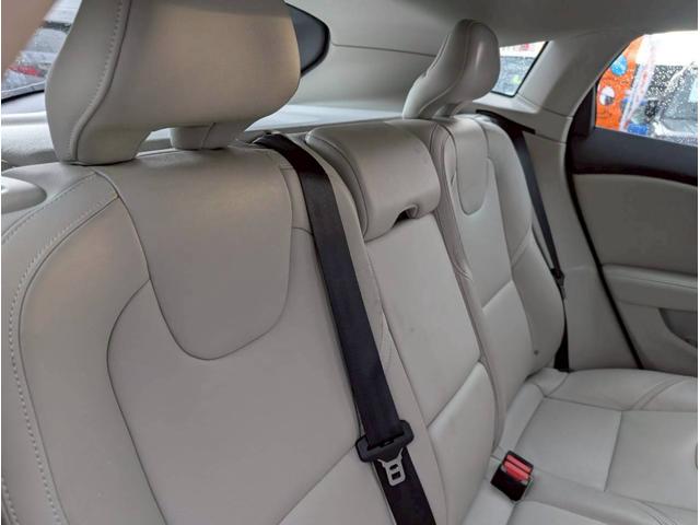 Ｖ４０ 　ナビ　オートエアコン　電動格納ミラー　白革シート　ステアリングスイッチ　ＥＴＣ（56枚目）