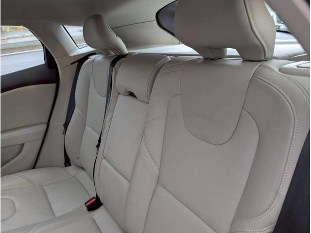 Ｖ４０ 　ナビ　オートエアコン　電動格納ミラー　白革シート　ステアリングスイッチ　ＥＴＣ（58枚目）