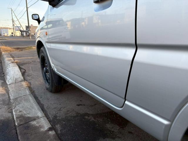 ジムニー ＸＧ　ＡＴ車　ドアサイドバイザー　フォグランプ　ライトレベライザー　ＡＢＳ　４ＷＤ（29枚目）