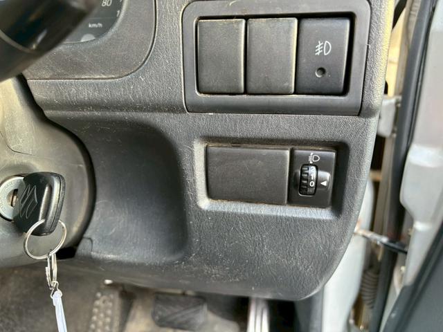 ジムニー ＸＧ　ＡＴ車　ドアサイドバイザー　フォグランプ　ライトレベライザー　ＡＢＳ　４ＷＤ（38枚目）
