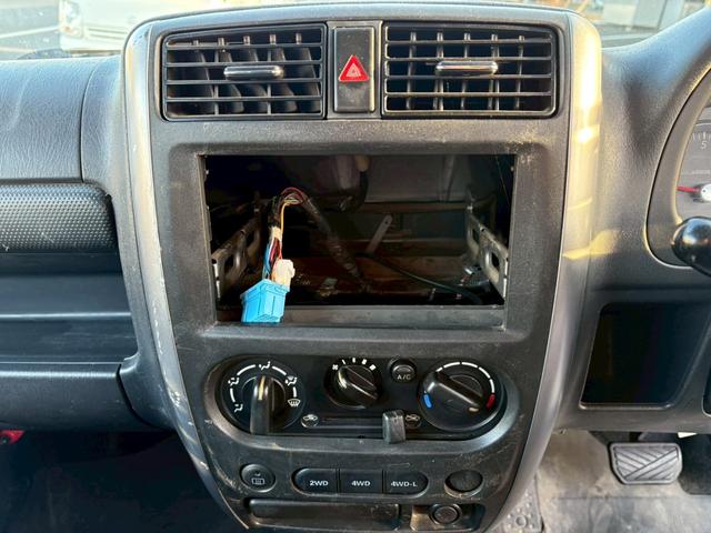 ジムニー ＸＧ　ＡＴ車　ドアサイドバイザー　フォグランプ　ライトレベライザー　ＡＢＳ　４ＷＤ（40枚目）