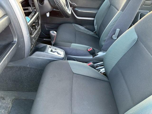 ジムニー ＸＧ　ＡＴ車　ドアサイドバイザー　フォグランプ　ライトレベライザー　ＡＢＳ　４ＷＤ（43枚目）