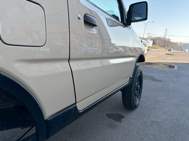 ジムニー ワイルドウインド　ＡＴ車　ナビ　ＥＴＣ　リフトアップ　社外ヘッドライト　社外テールレンズ　電動格納ミラー　フォグランプ　４ＷＤ　ＡＢＳ（24枚目）